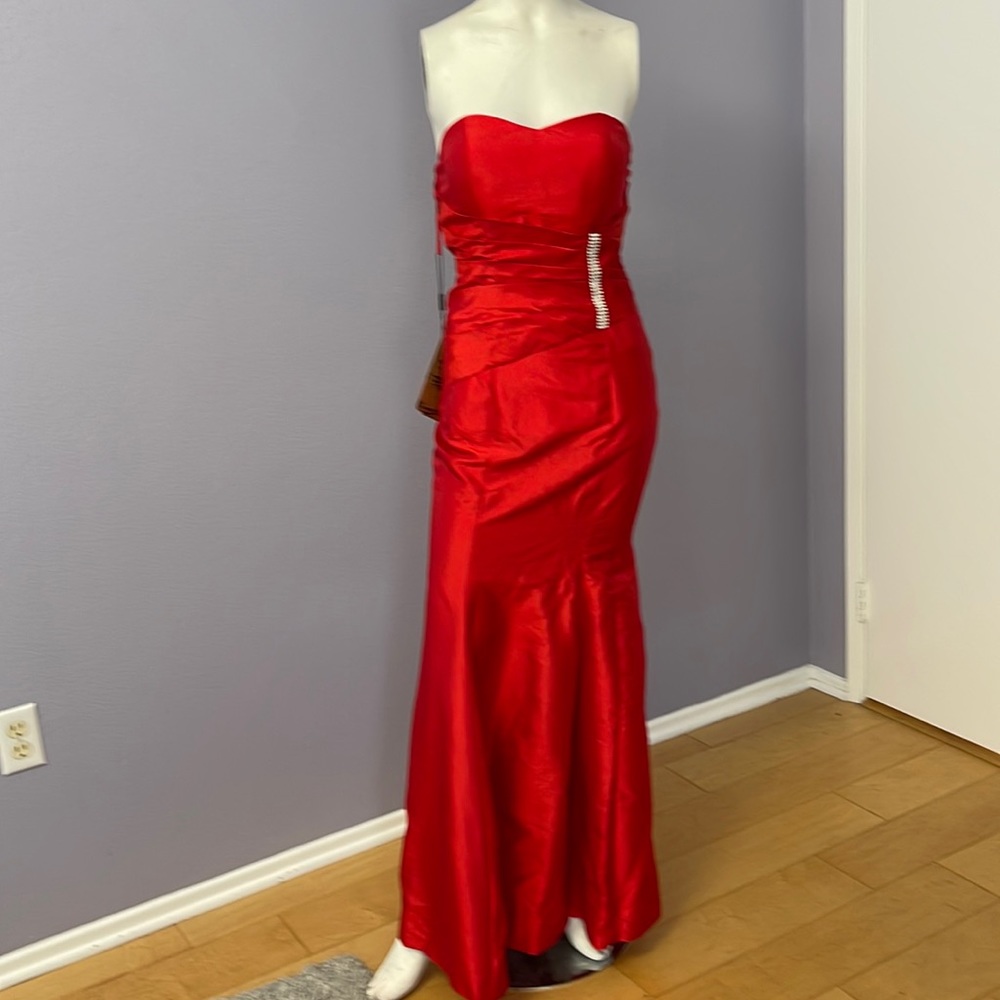 Beautiful dress from JJ’s House. Brand new.